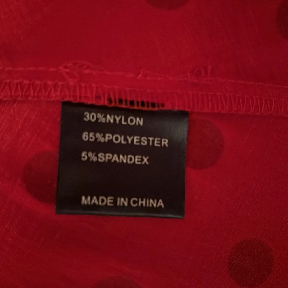 Red with black polka dots short sleeves with heart buttons dress. NWT sm woman’s - Picture 9 of 11